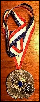 Medalje med bånd